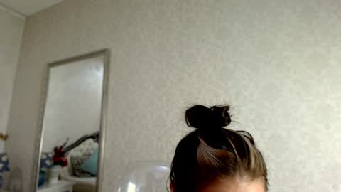Snapshot of natalia_peach chatting on January 20, 5:04 am Wild influence online show from January 20, 5:04 am