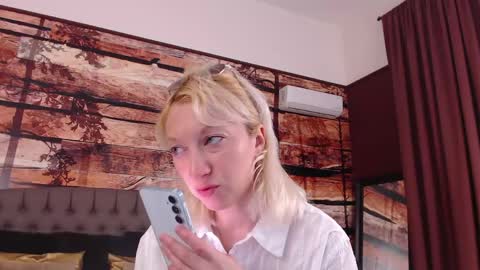 Natalie online show from March 17, 5:56 am