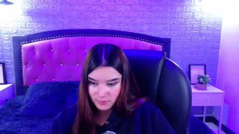 Snapshot of natalie_loffreda chatting on October 21, 3:55 am natalie online show from October 21, 3:55 am