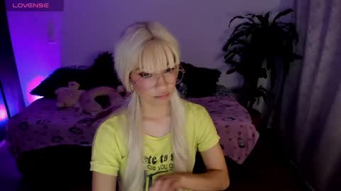 MissNatis online show from May 6, 2:06 am