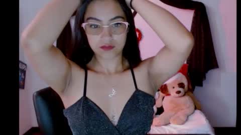 Nataly Escobar online show from March 5, 12:00 pm