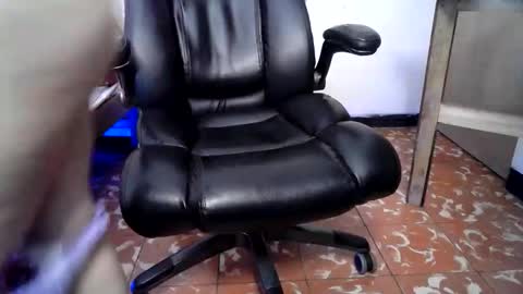 natash4naughty online show from March 25, 3:57 am