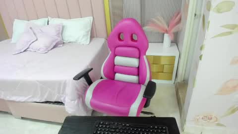 Natasha  online show from April 18, 2:13 am