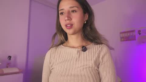 Natasha Independent model online show from April 4, 5:14 am