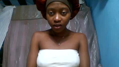nathalia069 online show from June 30, 6:28 pm
