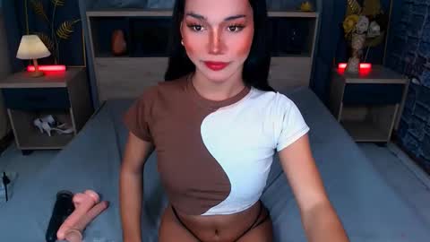nathalia_hilton1 online show from September 12, 5:15 pm