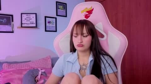 Nathalia Ramirez online show from March 18, 5:46 am