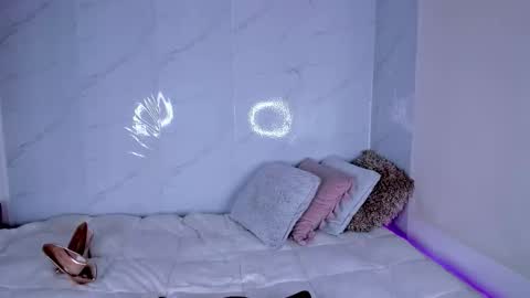 Nathalia    online show from November 4, 2:35 am