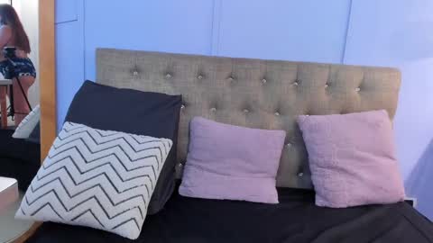 nathalie rossel online show from September 12, 8:44 pm