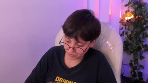 nathalyy_ds online show from April 17, 9:50 pm