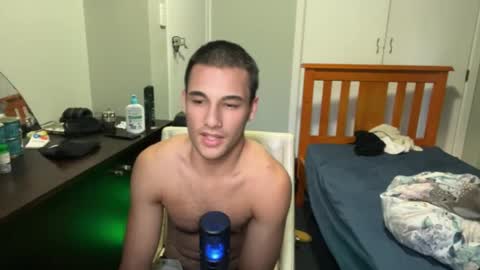 native_boy2 online show from February 19, 6:56 am