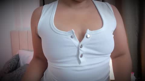 Nathalie online show from March 3, 8:05 pm