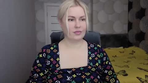 natusik123 online show from December 19, 6:09 am