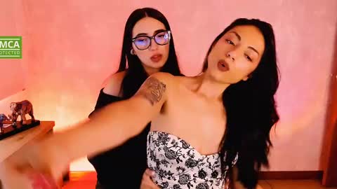 Snapshot of natval_ chatting on December 13, 8:58 pm Natalia  Valeria online show from December 13, 8:58 pm