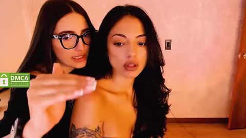 Snapshot of natval_ chatting on January 20, 1:21 pm Natalia  Valeria online show from January 20, 1:21 pm
