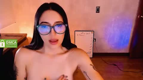 Snapshot of natval_ chatting on February 11, 11:01 pm Natalia  Valeria online show from February 11, 11:01 pm