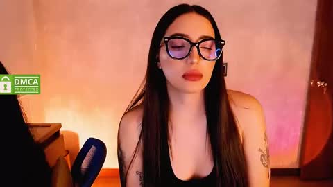 Snapshot of natval_ chatting on February 6, 11:31 am Natalia  Valeria online show from February 6, 11:31 am