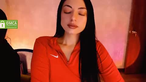 Snapshot of natval_ chatting on February 15, 10:44 am Natalia  Valeria online show from February 15, 10:44 am
