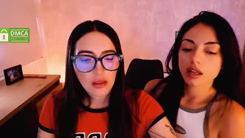 Snapshot of natval_ chatting on January 22, 5:06 pm Natalia  Valeria online show from January 22, 5:06 pm