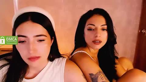 Snapshot of natval_ chatting on January 9, 2:29 pm Natalia  Valeria online show from January 9, 2:29 pm