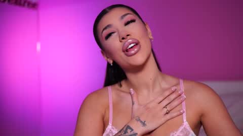 Snapshot of natydesiree chatting on February 25, 5:08 am Naty online show from February 25, 5:08 am