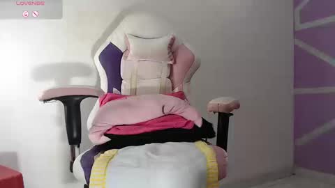 Leina  modelo independiente online show from September 8, 8:30 pm