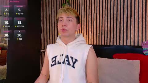 Christopher  Chris online show from March 3, 12:39 pm