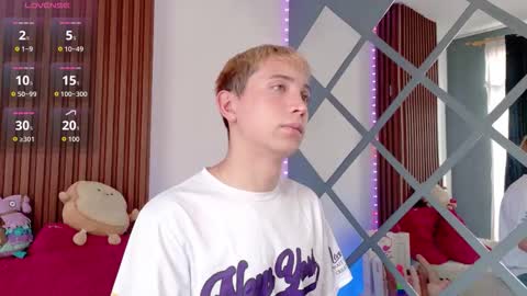 Christopher  Chris online show from November 13, 1:25 pm