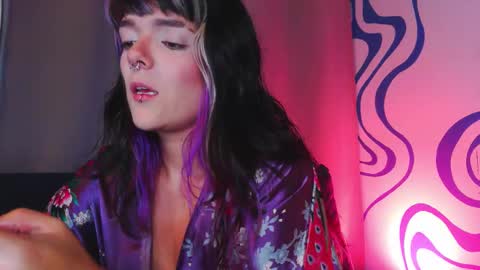 Em  please help me reach 100 thumbs up 3 online show from October 1, 3:27 am