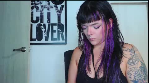 Em  please help me reach 100 thumbs up 3 online show from April 15, 4:49 am