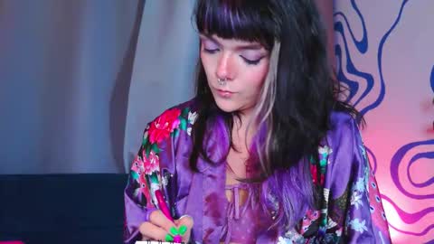 Em  please help me reach 100 thumbs up 3 online show from October 2, 4:00 am