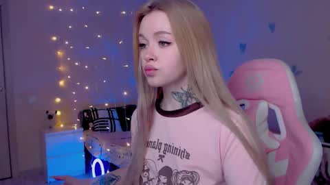 Mable online show from March 26, 2:28 am