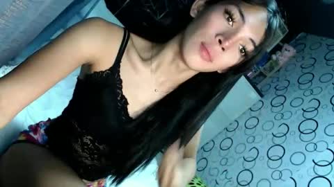 Snapshot of naughty_princess24 chatting on October 15, 11:05 pm Ariela online show from October 15, 11:05 pm