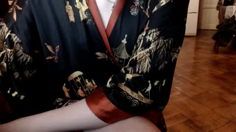 housewife Eva online show from December 4, 6:33 pm