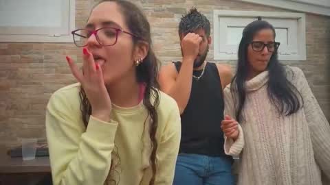 ANDREA STEPH  MIKE online show from October 4, 9:29 am