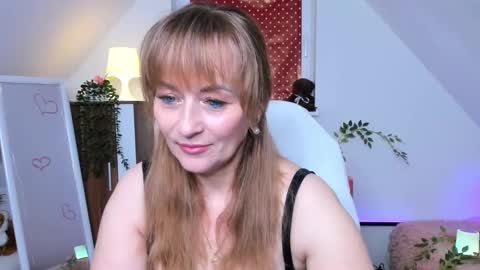 Snapshot of naughtymilane chatting on October 17, 8:46 pm Milana - on air every day except Wednesday from 9 pm to 4 am European time online show from October 17, 8:46 pm