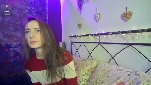 naughtynymph01 online show from December 24, 10:17 pm