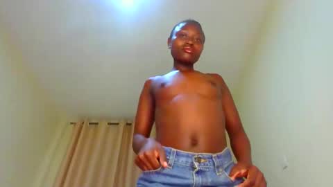 naughtyqueen12 online show from September 12, 11:56 am