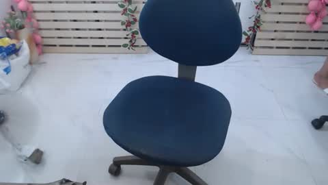 naughtywildvenice online show from January 11, 1:22 am