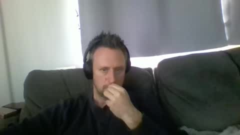 nawtydom1977 online show from December 3, 7:25 pm