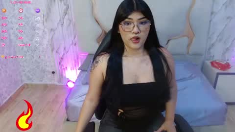 nayara_tay online show from August 8, 4:33 am