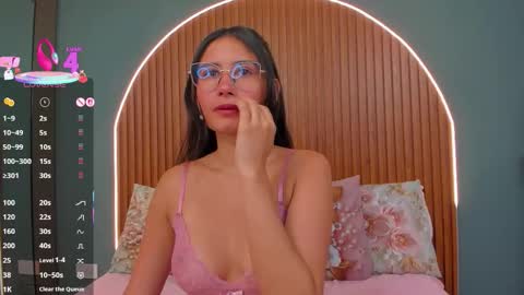 Naye  online show from December 5, 4:01 am