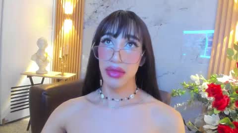 Nayla  online show from November 3, 2:40 pm