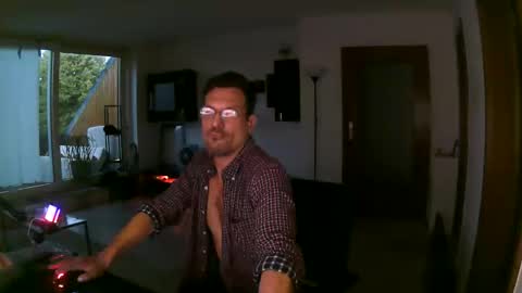 Sebastian online show from May 27, 2:30 am