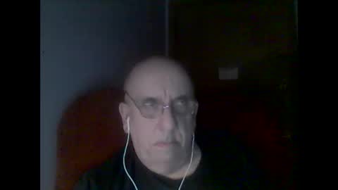 Tom online show from December 2, 2:57 am