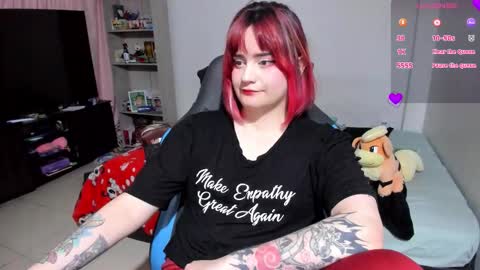 Geek Nicole    im Neeko UwU online show from October 17, 6:34 pm