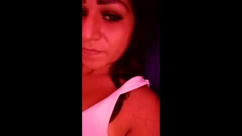 neesi_romero online show from April 27, 4:21 am