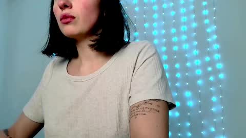 Neferutt online show from April 8, 4:43 pm