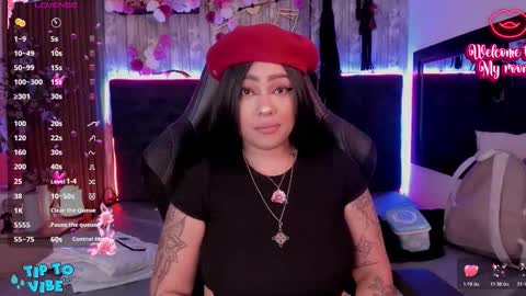 Miah online show from December 2, 6:39 pm