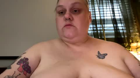 Nellie Atlas online show from March 26, 10:48 pm